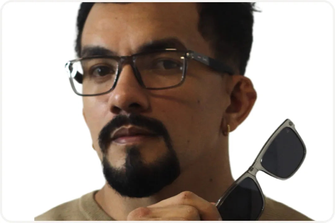 Armação Masculina Wayfarer Translucida e Lente Preta